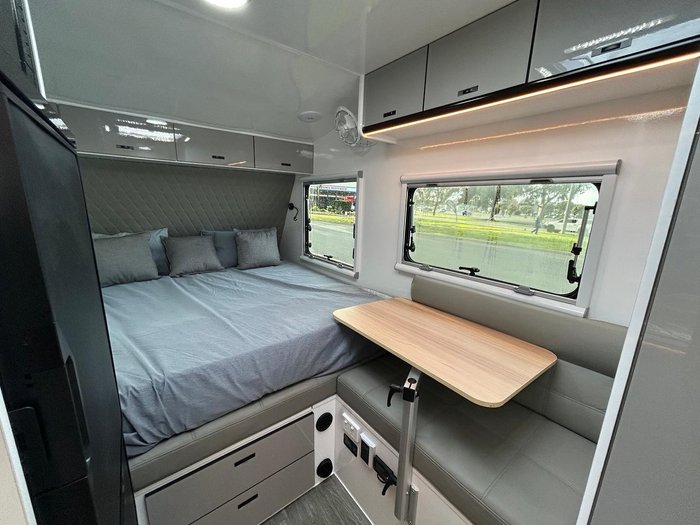 2025 Union RV 18Ht3