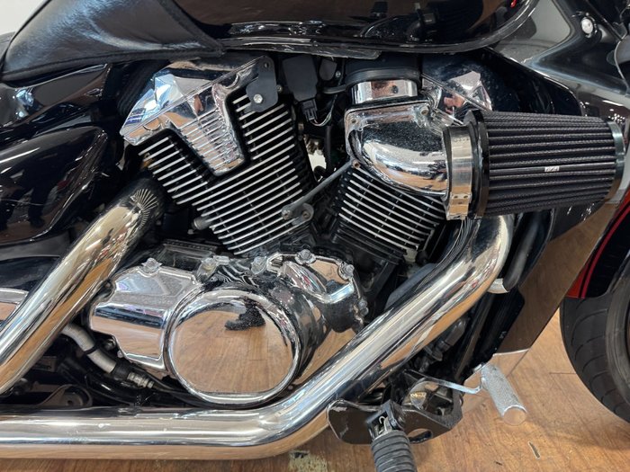 2011 Suzuki VZR 1800 BOULEVARD (M109R) Black