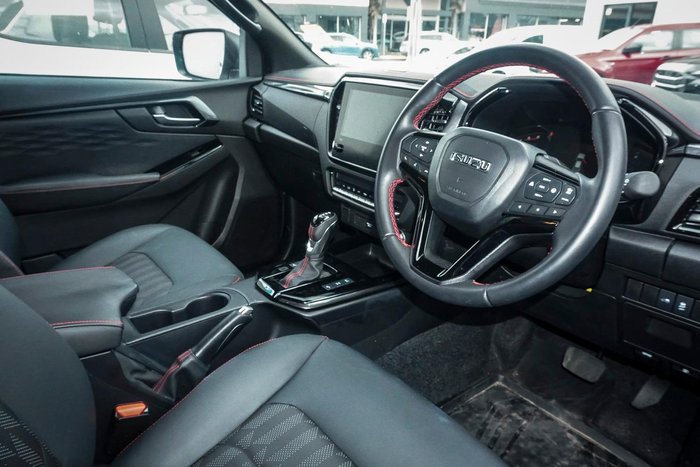 2025 Isuzu D-MAX X-TERRAIN