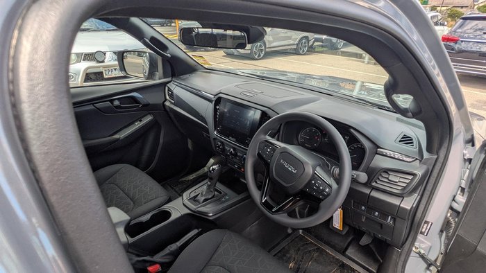 2025 Isuzu D-MAX X-RIDER