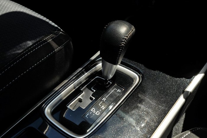 2021 Mitsubishi Outlander ES