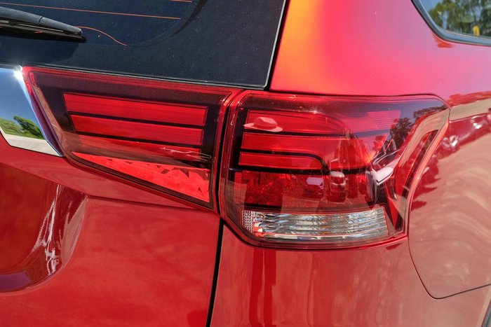 2021 Mitsubishi Outlander ES