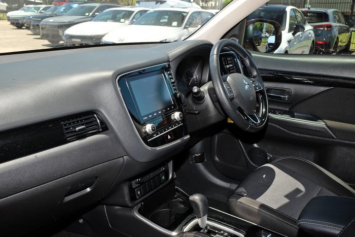 2021 Mitsubishi Outlander ES