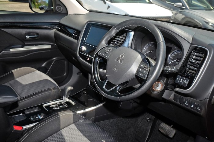 2021 Mitsubishi Outlander ES