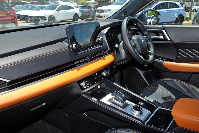 2023 Mitsubishi Outlander Exceed Tourer