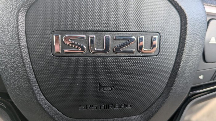 2025 Isuzu MU-X LS-T