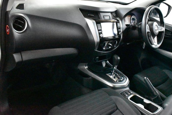 2021 Nissan Navara SL