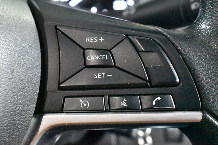 2021 Nissan Navara SL