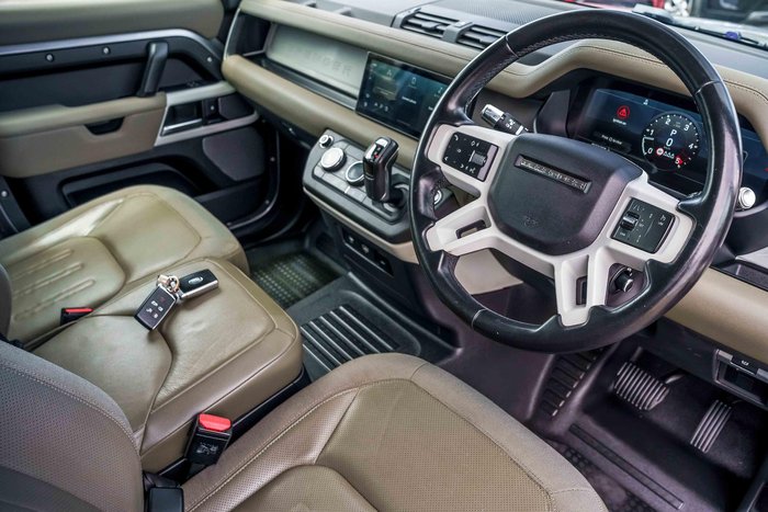 2021 Land Rover Defender 110 D300 SE