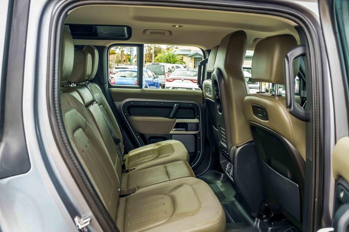 2021 Land Rover Defender 110 D300 SE