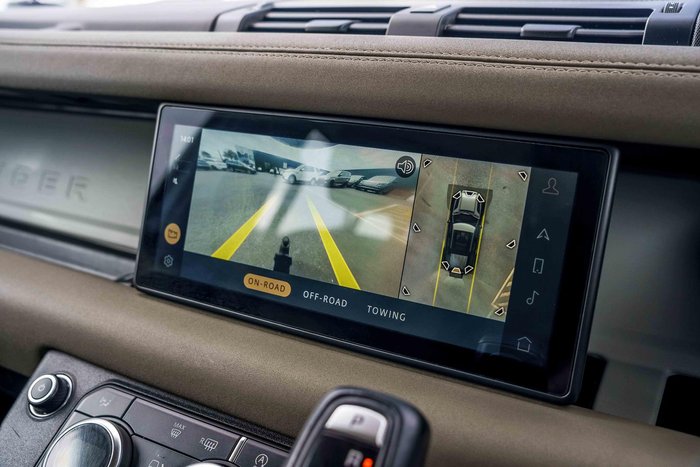 2021 Land Rover Defender 110 D300 SE