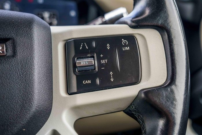 2021 Land Rover Defender 110 D300 SE