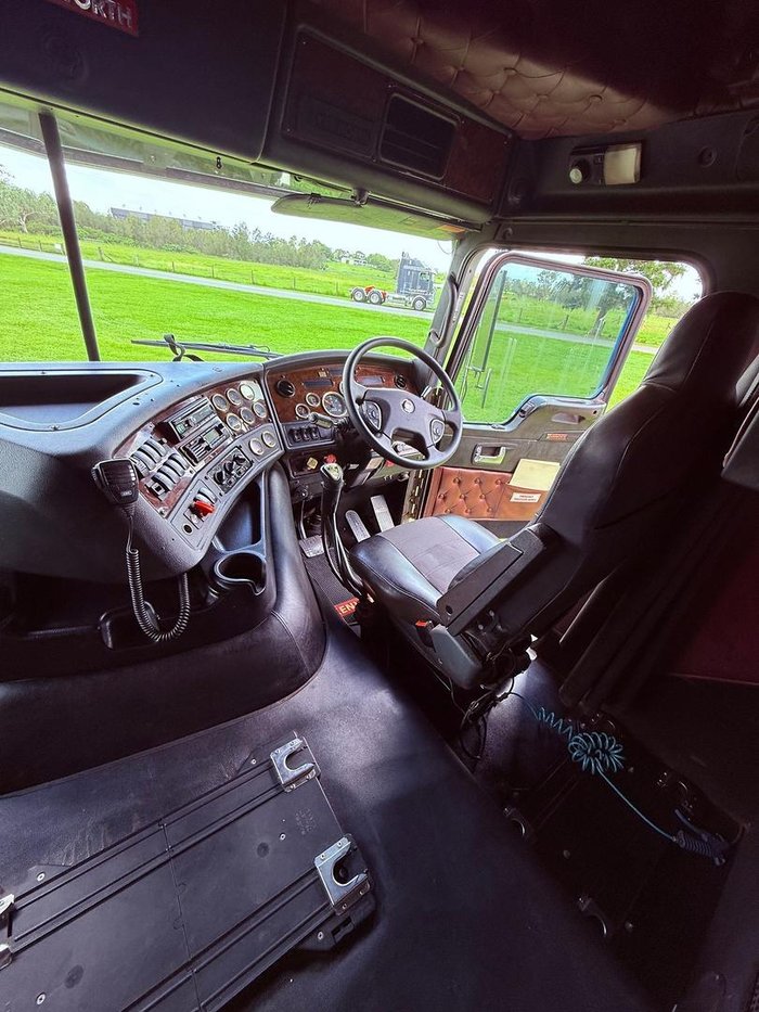 2019 Kenworth K200 Big Cab 165t GCM - RECENT NEW ENGINE