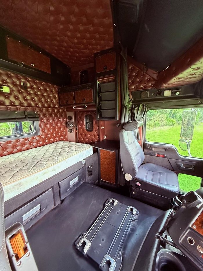 2019 Kenworth K200 Big Cab 165t GCM - RECENT NEW ENGINE