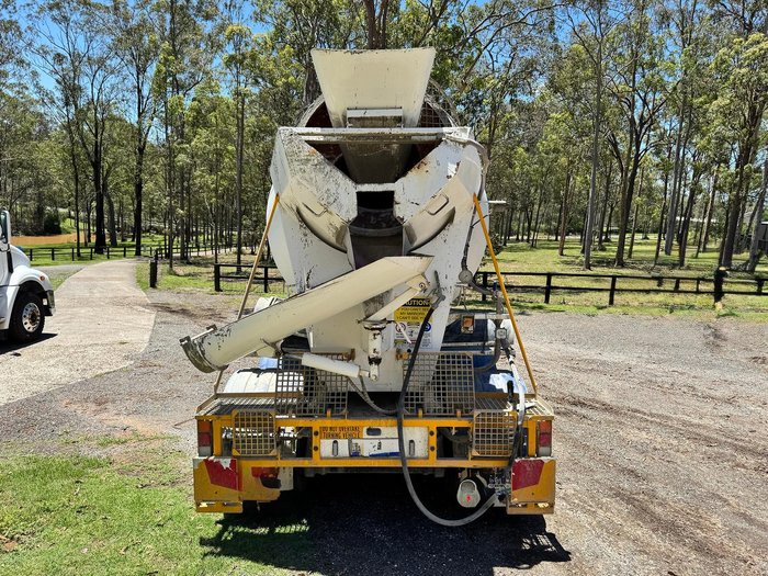 2014 Iveco Acco 2350G 320