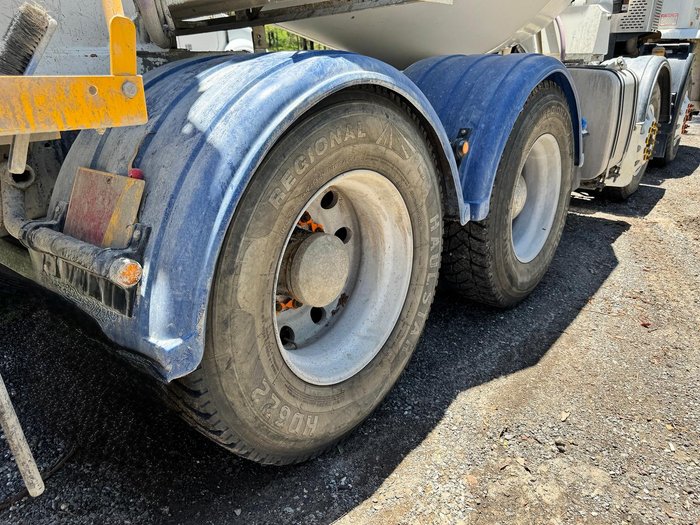 2014 Iveco Acco 2350G 320