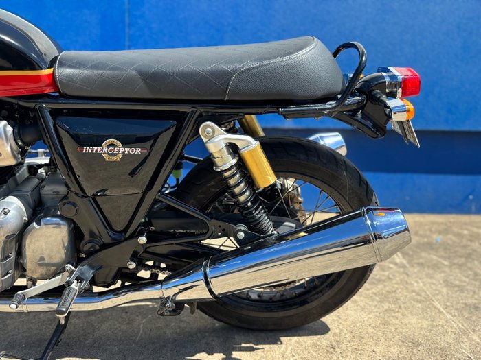 2022 Royal Enfield INTERCEPTOR 650 E5 CLASSIC Black