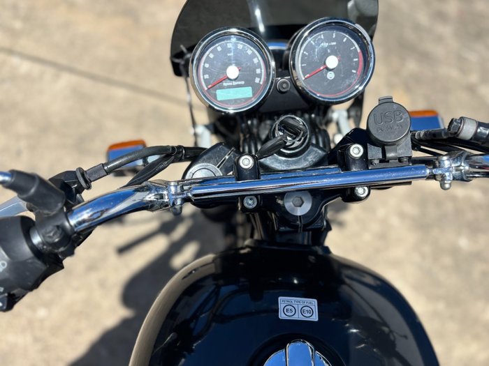 2022 Royal Enfield INTERCEPTOR 650 E5 CLASSIC Black