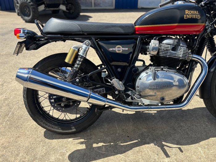 2022 Royal Enfield INTERCEPTOR 650 E5 CLASSIC Black