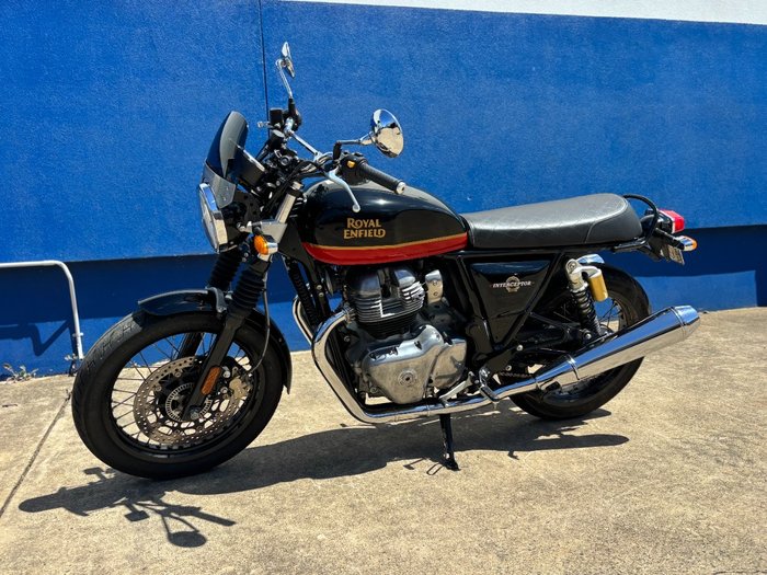 2022 Royal Enfield INTERCEPTOR 650 E5 CLASSIC Black