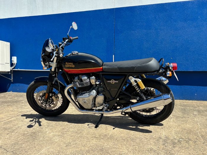2022 Royal Enfield INTERCEPTOR 650 E5 CLASSIC Black