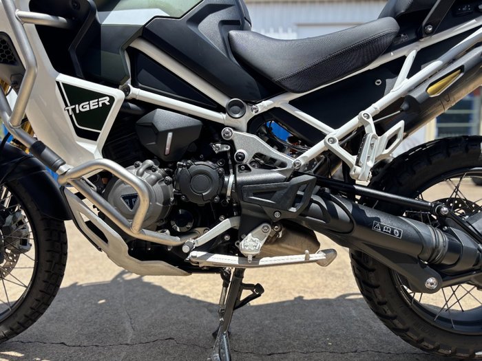 2024 TRIUMPH TIGER 1200 RALLY EXPLORER Green