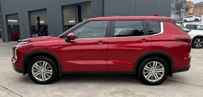 2022 Mitsubishi Outlander ES