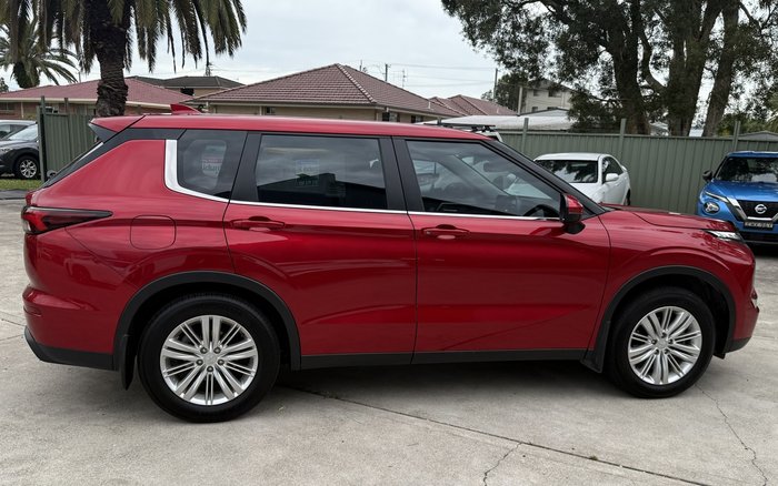 2022 Mitsubishi Outlander ES