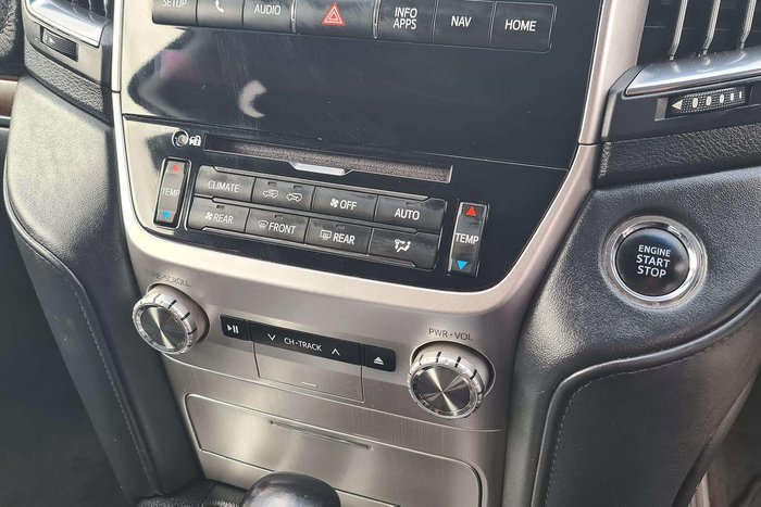 2017 Toyota Landcruiser VX