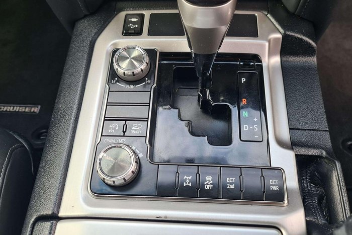 2017 Toyota Landcruiser VX