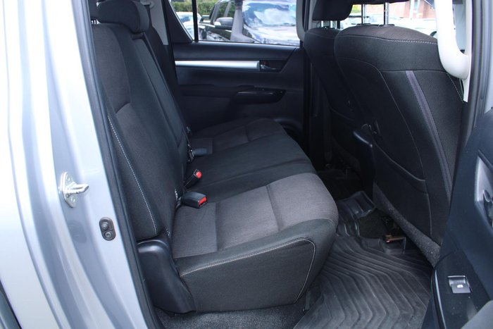 2017 Toyota Hilux SR5