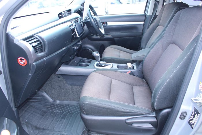 2017 Toyota Hilux SR5