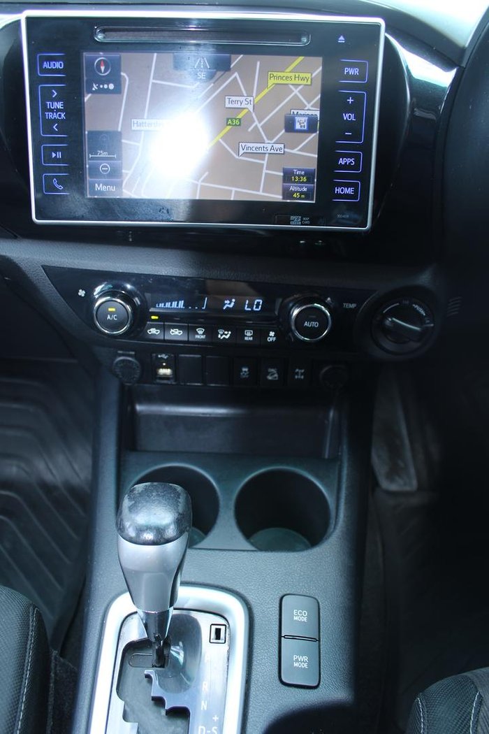 2017 Toyota Hilux SR5