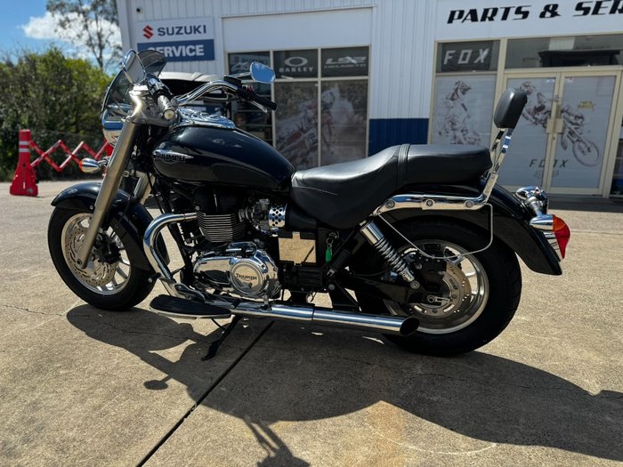 2016 TRIUMPH AMERICA Black