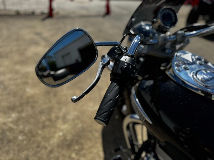 2016 TRIUMPH AMERICA Black