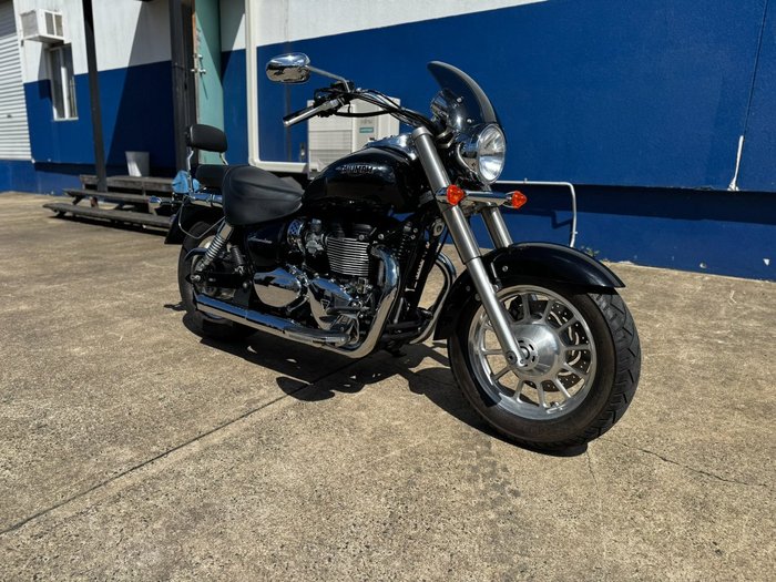 2016 TRIUMPH AMERICA Black
