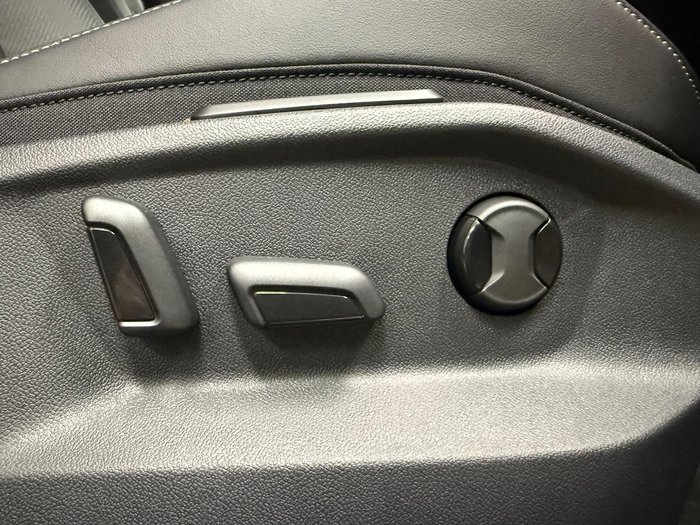 2025 Volkswagen T-Roc 140TSI R-Line