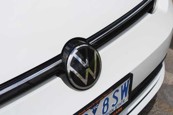 2021 Volkswagen Golf 110TSI Life 8 MY22 Pure White