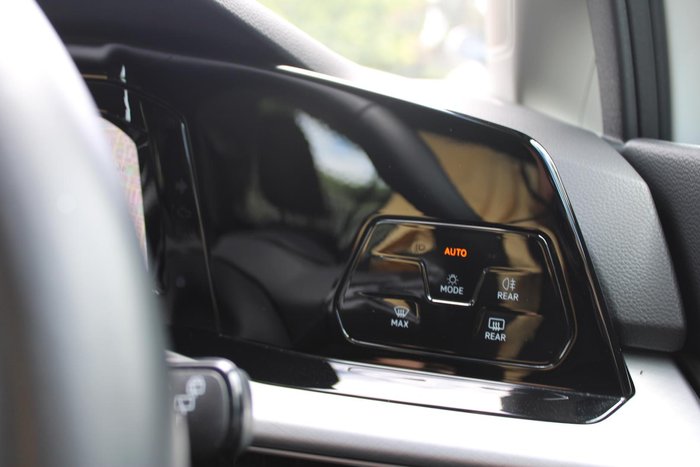 2021 Volkswagen Golf 110TSI Life 8 MY22 Pure White