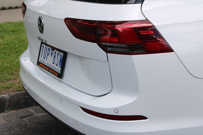 2021 Volkswagen Golf 110TSI Life 8 MY22 Pure White