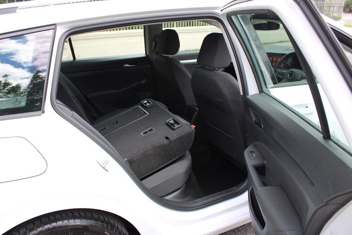 2021 Volkswagen Golf 110TSI Life 8 MY22 Pure White