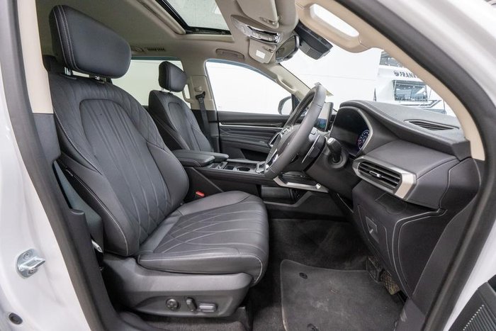 2025 LDV D90 Executive