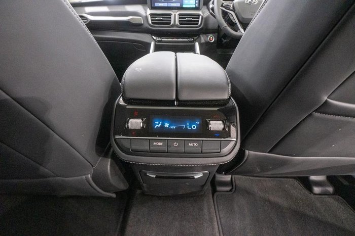 2025 LDV D90 Executive