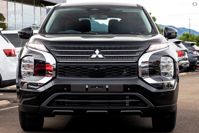 2025 Mitsubishi Outlander ES