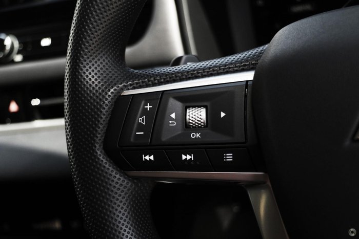 2025 Mitsubishi Outlander ES