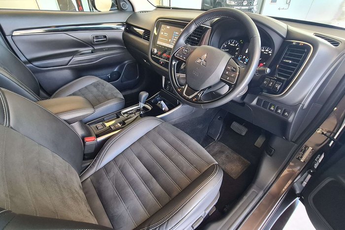 2021 Mitsubishi Outlander LS