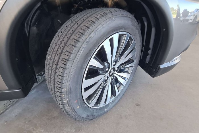 2021 Mitsubishi Outlander LS