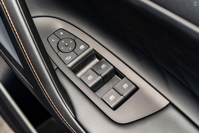 2025 MG HS Super Hybrid Essence