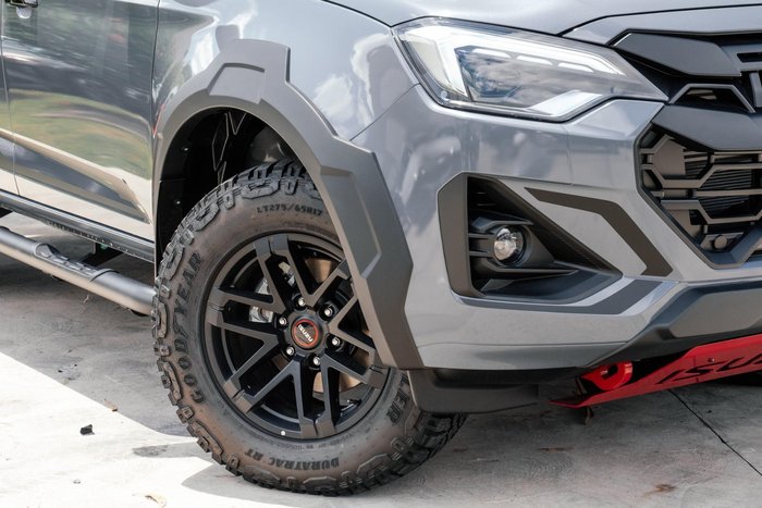 2025 Isuzu D-MAX BLADE