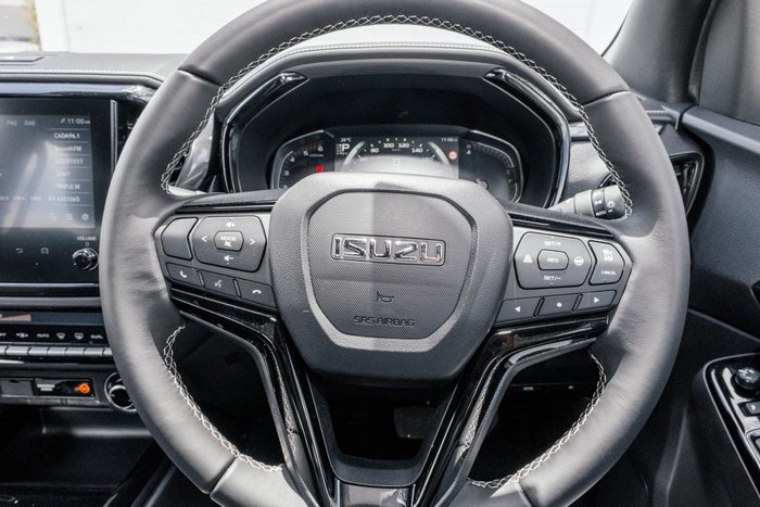 2025 Isuzu D-MAX BLADE